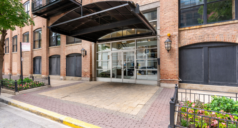 520 W HURON Street #504