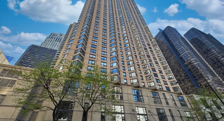 401 E Ontario Street #409