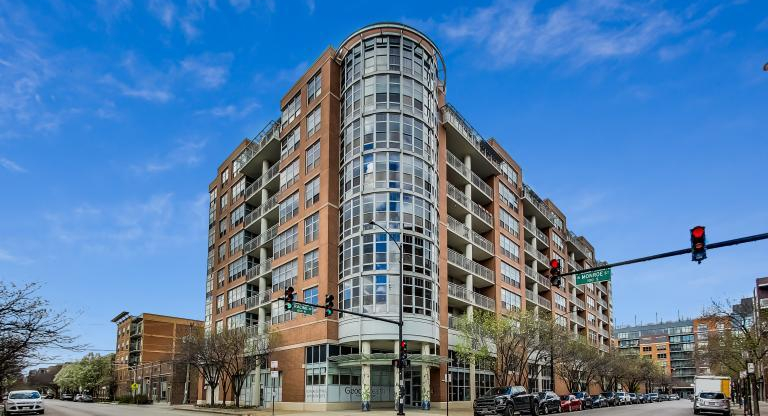 1200 W MONROE Street #607