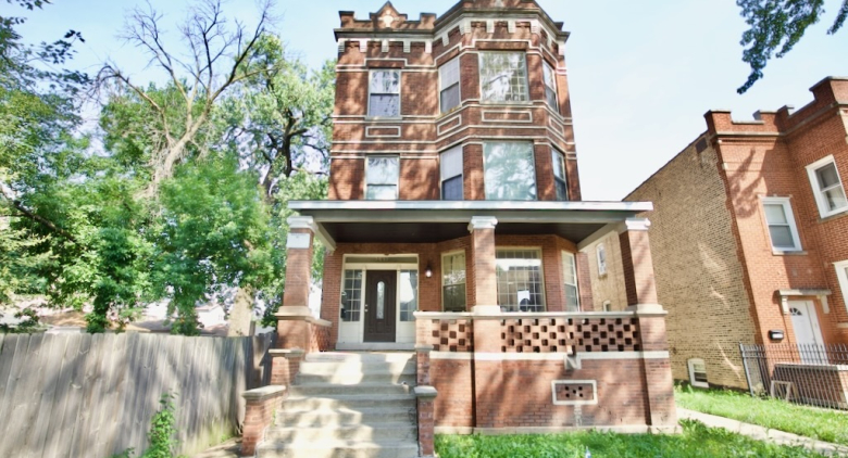 2537 N KILDARE Avenue
