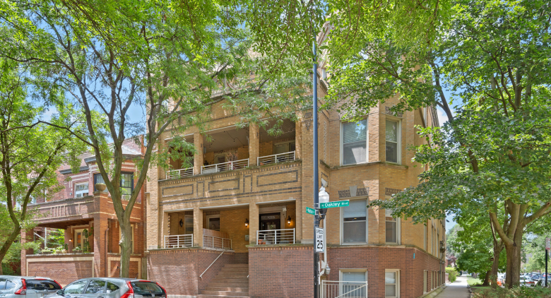 924 N Oakley Blvd.