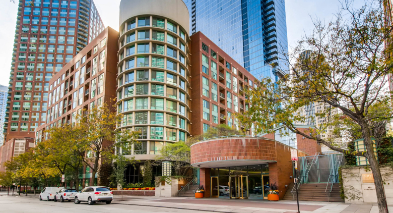 440 N MCCLURG Court #407S