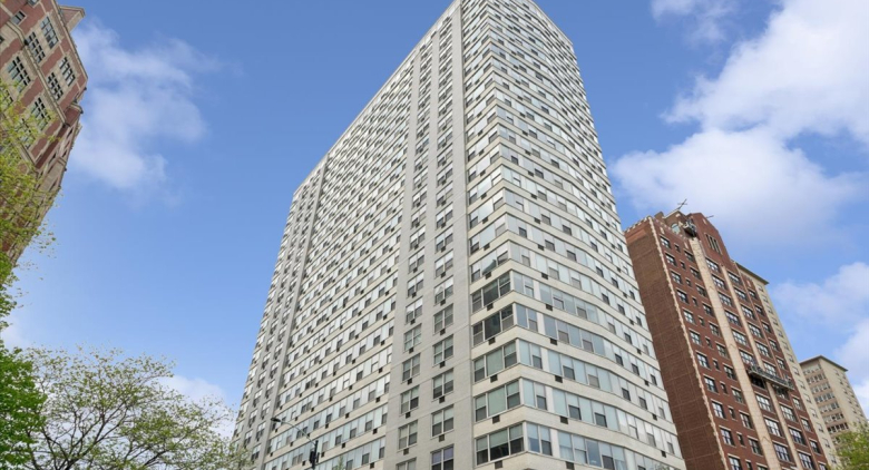 3900 N Lake Shore Drive