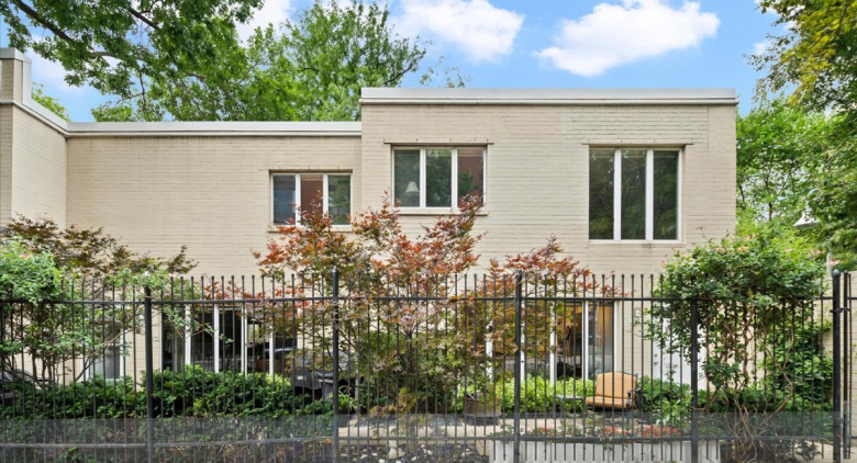 South Loop apartment for rent
