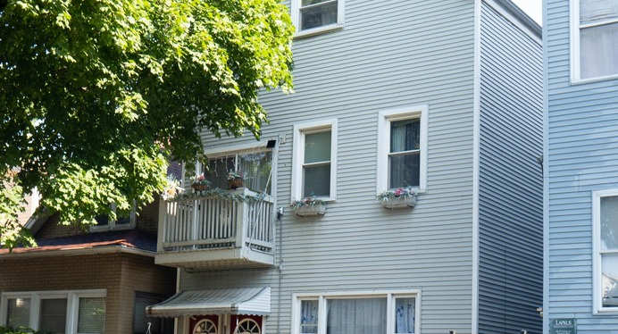 2834 W Fletcher Street
