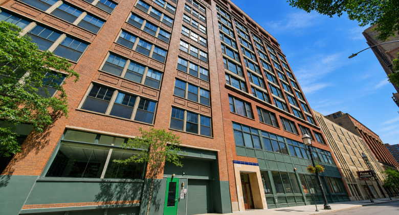 633 S Plymouth Court #702