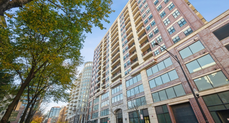 451 W Huron Street #804