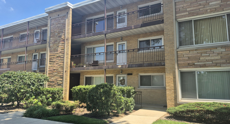 4921 N HARLEM Avenue