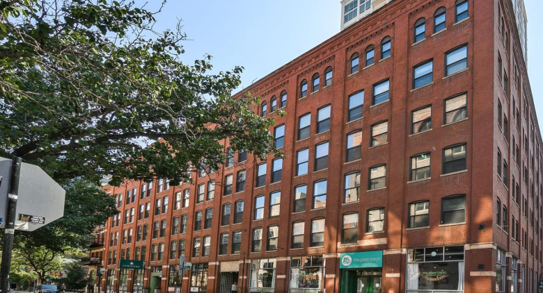 225 W Huron Street #403