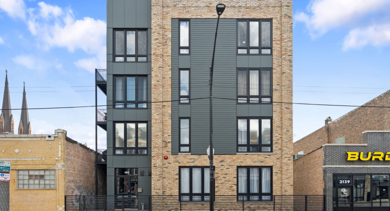 2135 W Cermak Road