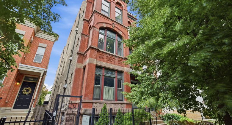 1516 N MOHAWK Street