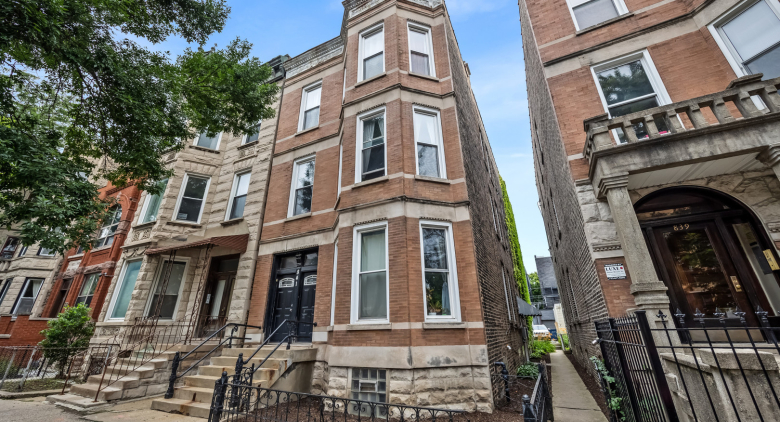 841 N Damen Avenue