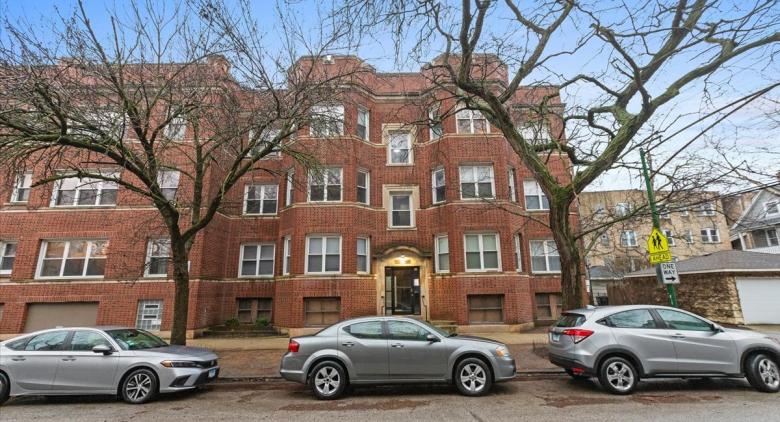 1441 W North Shore Avenue