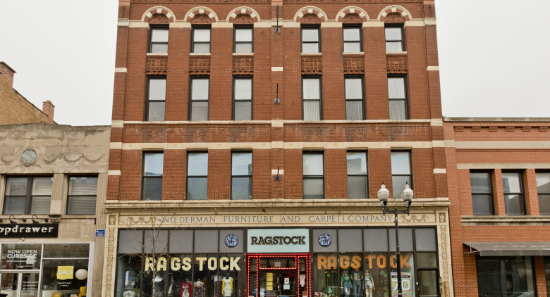 1459 N MILWAUKEE Avenue