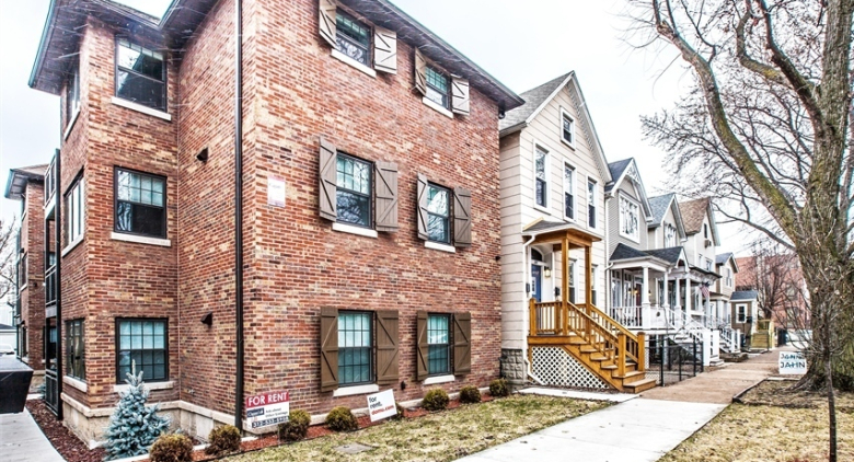 2145 W Fletcher Street