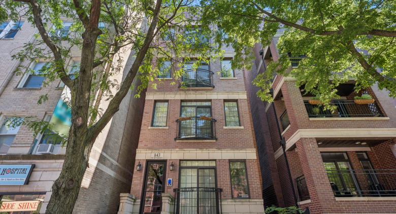 843 W Diversey Parkway