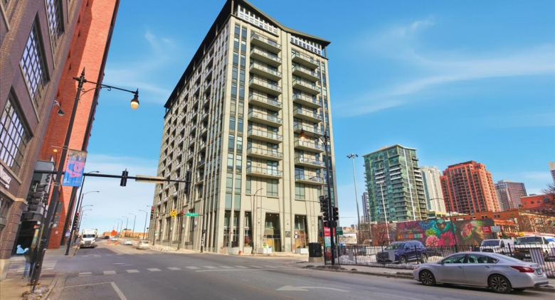 740 W Fulton Street