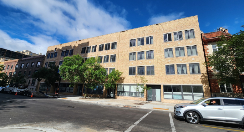4428 N Sheridan Road