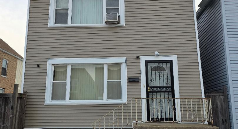 1712 W 33rd Place
