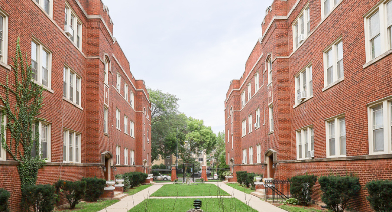 1335 W Touhy Avenue