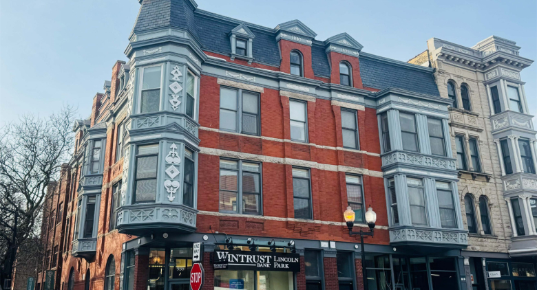 935 W Armitage Avenue