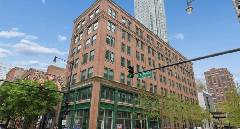 Unit #206 at 900 S Wabash Ave.