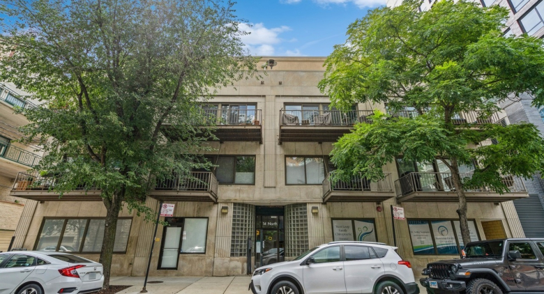 14 N Sangamon Street #401