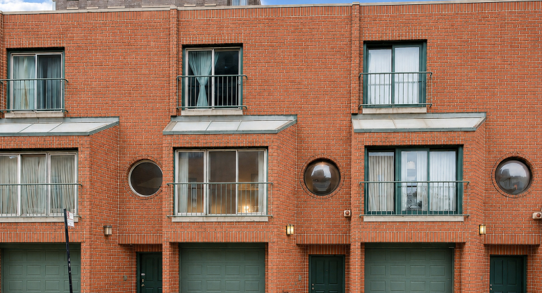 171 W Goethe St.