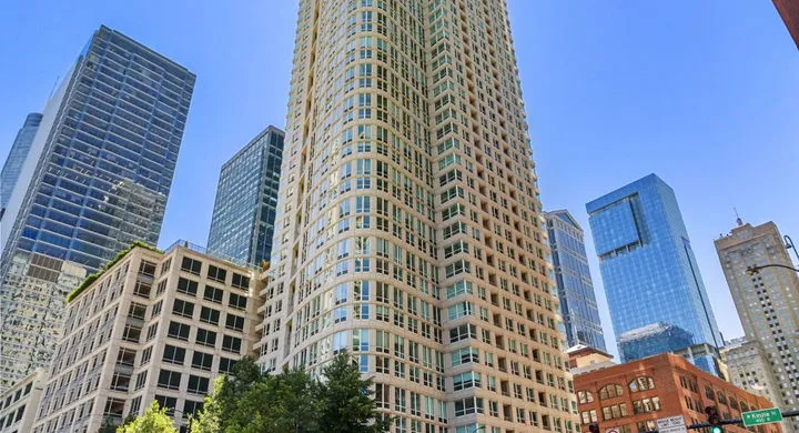 Unit #3401 at 345 N La Salle Dr.