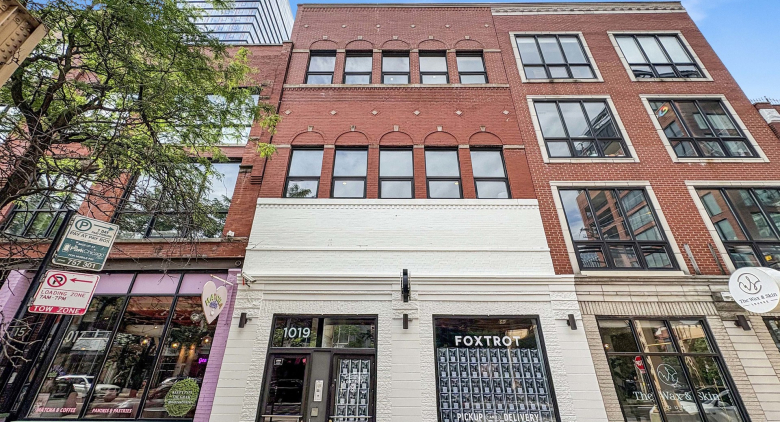1015 W Lake St.