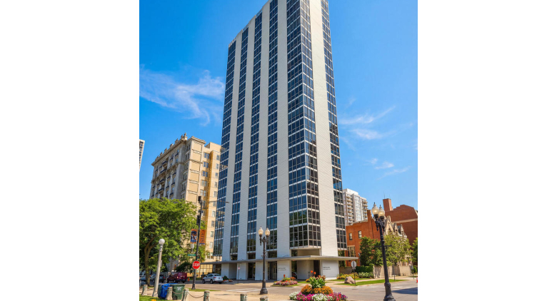 1555 N Dearborn Pkwy.