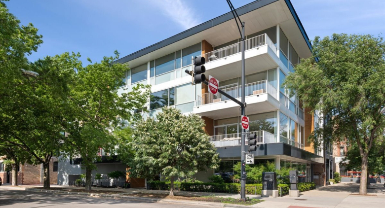 2154 W Division Street #301