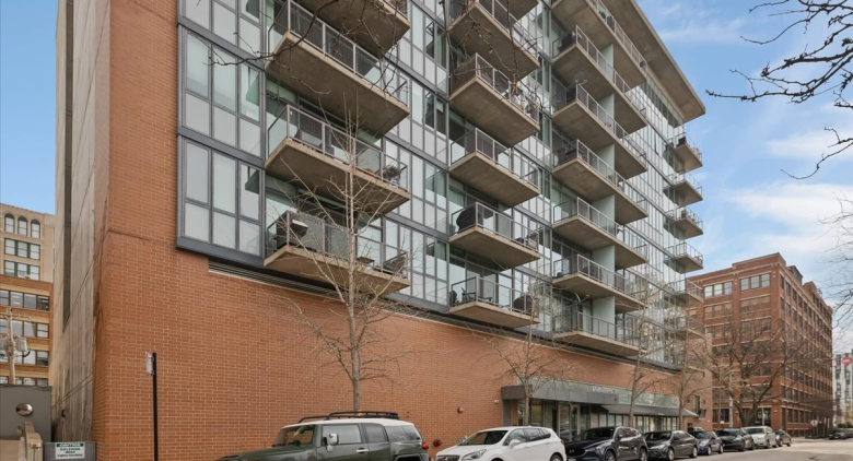 West Loop apartment for rent