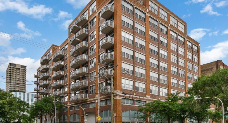 West Loop apartment for rent