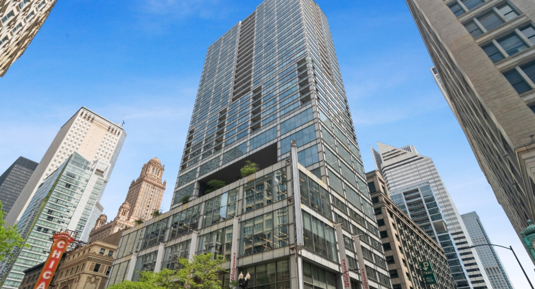 Loop apartment for rent