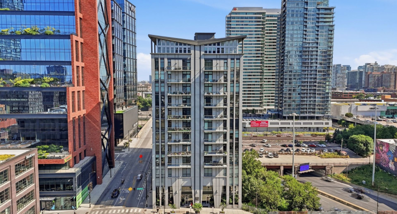 740 W Fulton St. #1112