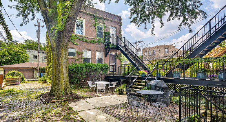 1337 W Flournoy St.