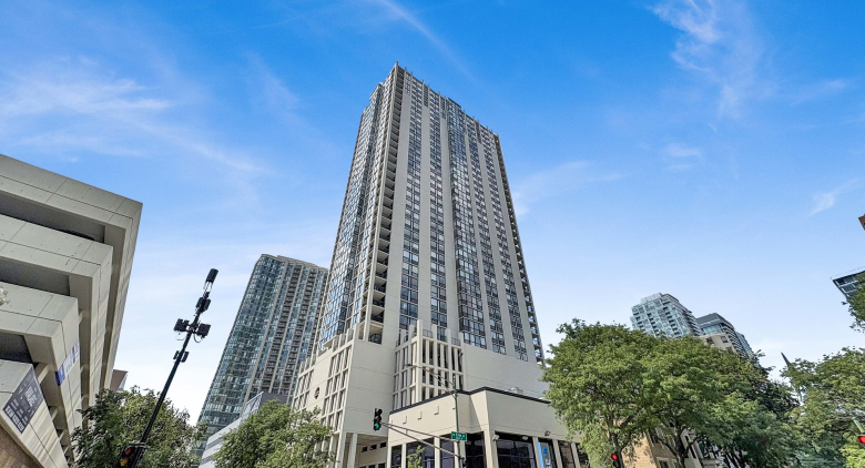 1122 N Clark St.
