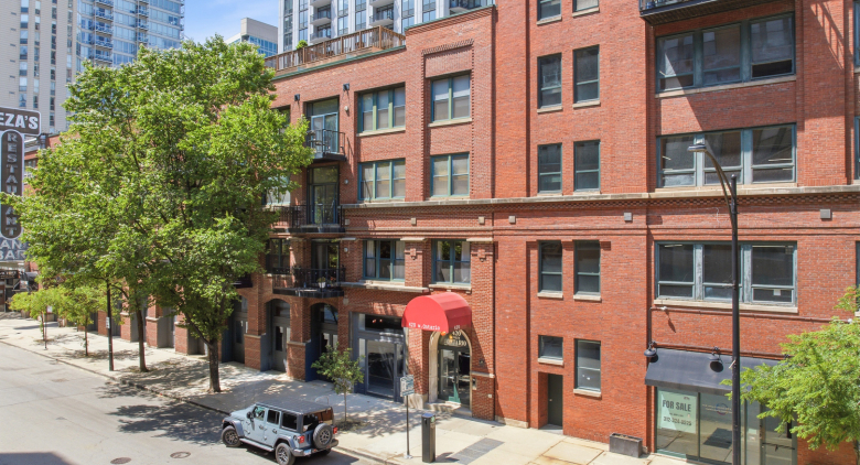 420 W Ontario St. #304