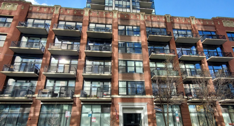 West Loop apartment for rent