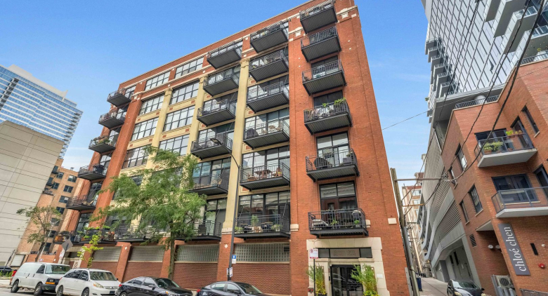 West Loop apartment for rent