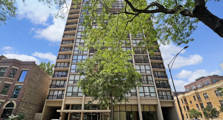 1540 N Lasalle Dr. #1001
