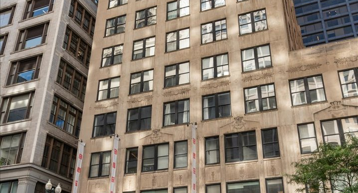 Loop apartment for rent