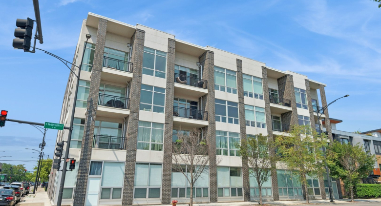 5 N Oakley Blvd.