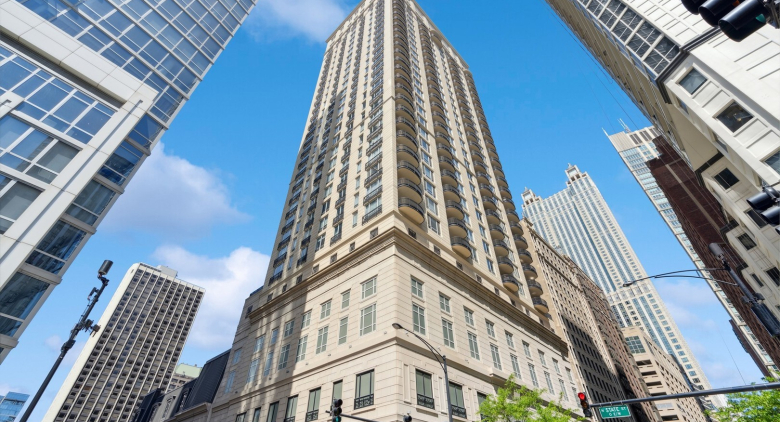 10 E Delaware Pl.