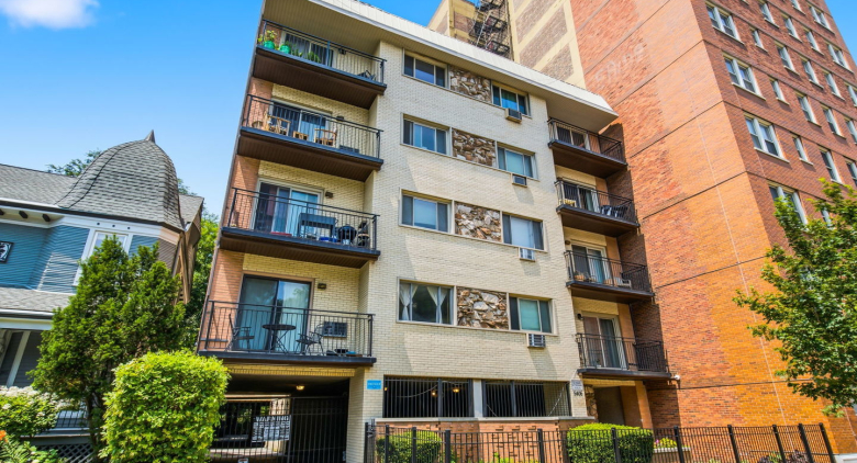 5406 S Harper Ave. #502