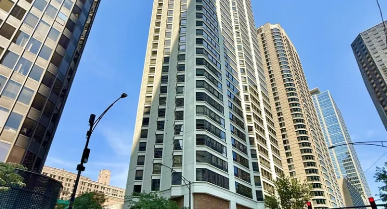 Unit #4702 at 400 E Ohio St.