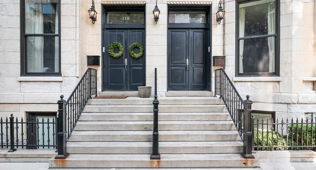118 W Chestnut St.