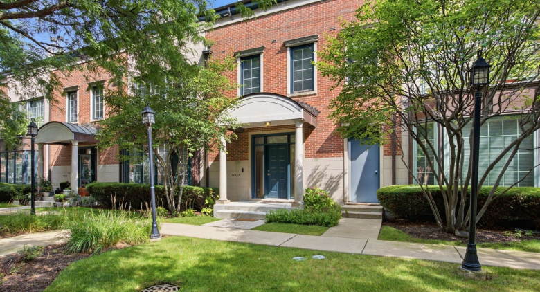 1433 S Prairie Ave. #H