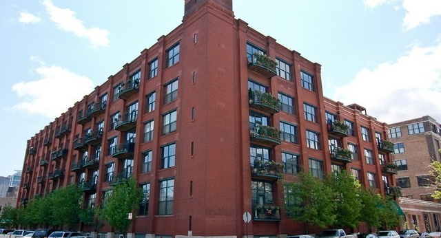 West Loop apartment for rent